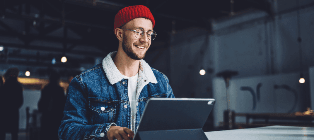 Szczęśliwy programista w Krakowie.png