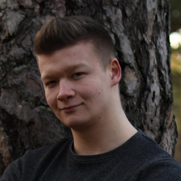 Eryk.jpg Eryk - absolwent kursu Specjalista SEO w Coders Lab